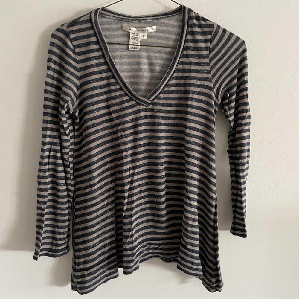 Max studio striped 3/4 sleeve knit top V-neck